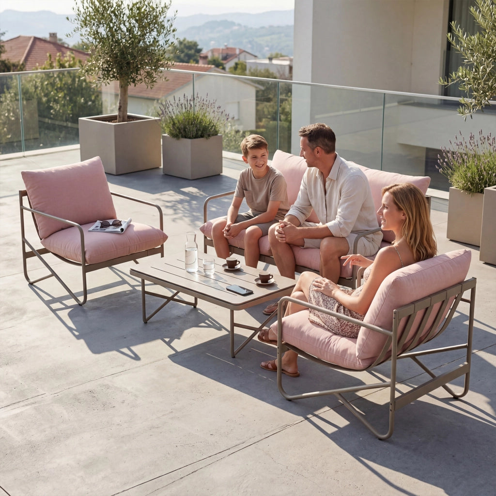 Set da Giardino 4 Persone Divano 2 Poltrone Tavolo in Metallo e Cuscini in Cotone PP Rosa