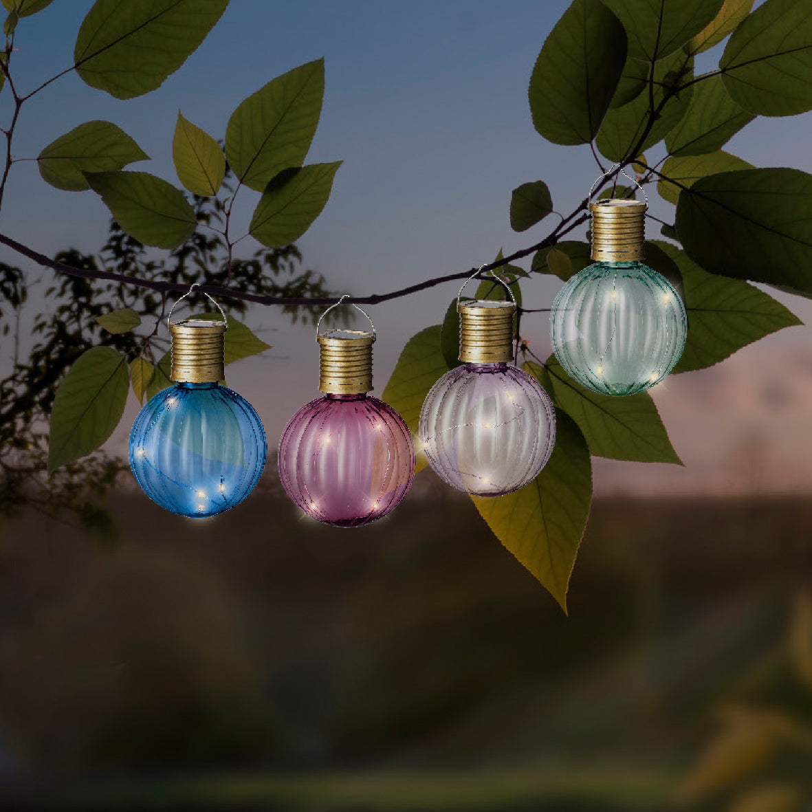 LAMPADINA SOLARE D.8XH11CM IN PLASTICA 4 COLORI.