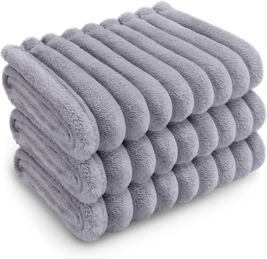 Set di tre coperte per cani e gatti in flanella - grigio 76 x 104 cm