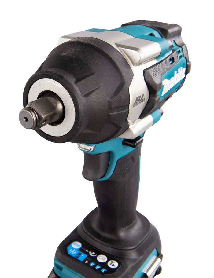AVVITATORE AD IMPULSI 1/2" 700nm MAKITA - DTW700ZJ