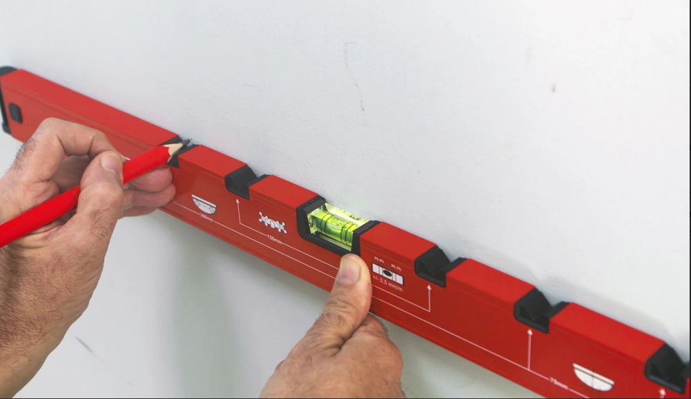 LIVELLA MANUALE 70cm CON BOLLE KAPRO 108 PER INSTALLATORI - 108