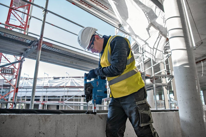 Tassellatore Bosch a batteria GBH 18V - 24 C, 3 funzioni, solo corpo macchina