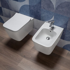 Sanitari Squadrati Sospesi Rimless a Risparmio Idrico con sedile