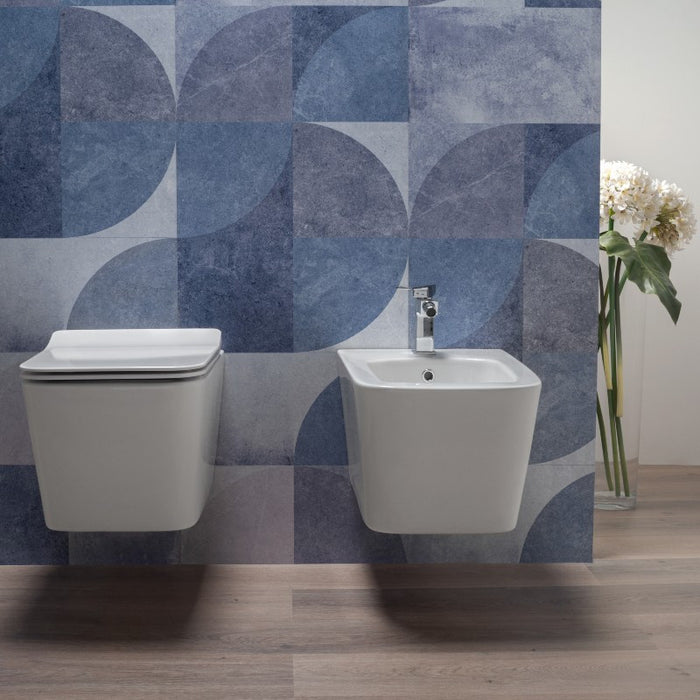 Sanitari Squadrati Sospesi Rimless a Risparmio Idrico con sedile