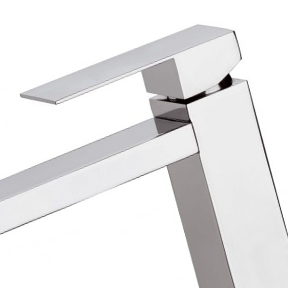 Rubinetto miscelatore extra alto per bacinelle serie q design