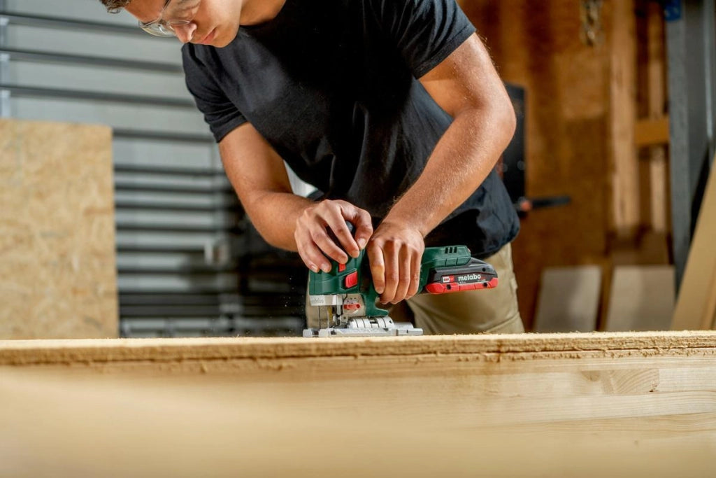 Metabo 601502840 STA 18 LTX 150 BL Seghetto alternativo a batteria 18 V motore brushless profondita' taglio 150 mm cambio lama senza attrezzi colore Nero