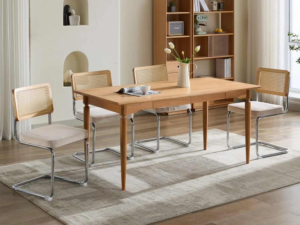 Sedia da sala da pranzo cantilever in velluto con schienale in rattan intrecciato e struttura in acciaio beige