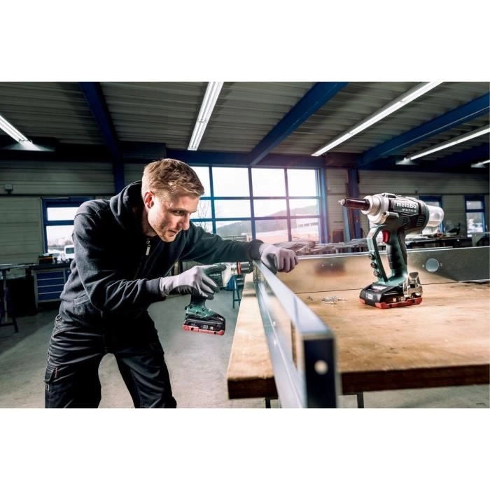 Rivettatrice a batteria - METABO - NP 18 LTX BL 5.0 - 18 V - MetaBOX 145 L