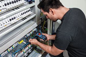 Pinza amperometrica Bosch GMF 1000-15 con forcella max 1000V