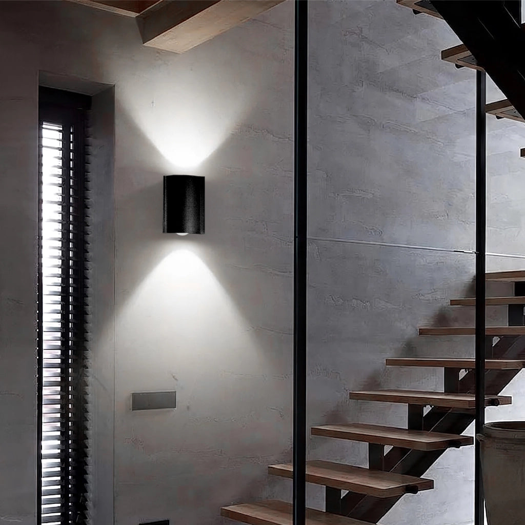 Set 2 Applique LED da Parete 2 LED Design Curvo Compatto IP65 Interno/Esterno Luce Naturale o Fredda Nero o Bianco Luce Fredda - Nero
