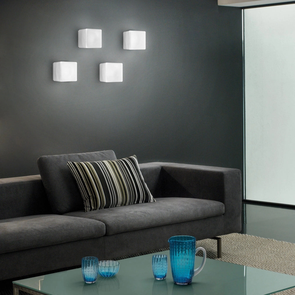 Dado Lampada da Parete o Soffitto Quadrata in Metallo Bianco Opaco con Diffusore in Vetro Triplex Opale Satinato, Attacco E27, Dimensioni 16x16x16.5cm
