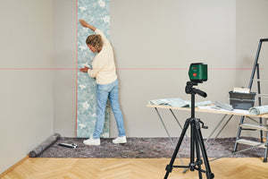 Bosch UniversalLevel 2 0603663F01 – Livella Laser a Croce con Autolivellamento, Raggio 12 m e Treppiede Incluso