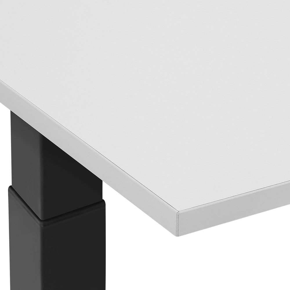 Scrivania regolabile elettricamente Piano tavolo grigio verniciato a polvere Struttura in acciaio Nero Siediti e stai in piedi 130 x 72 cm