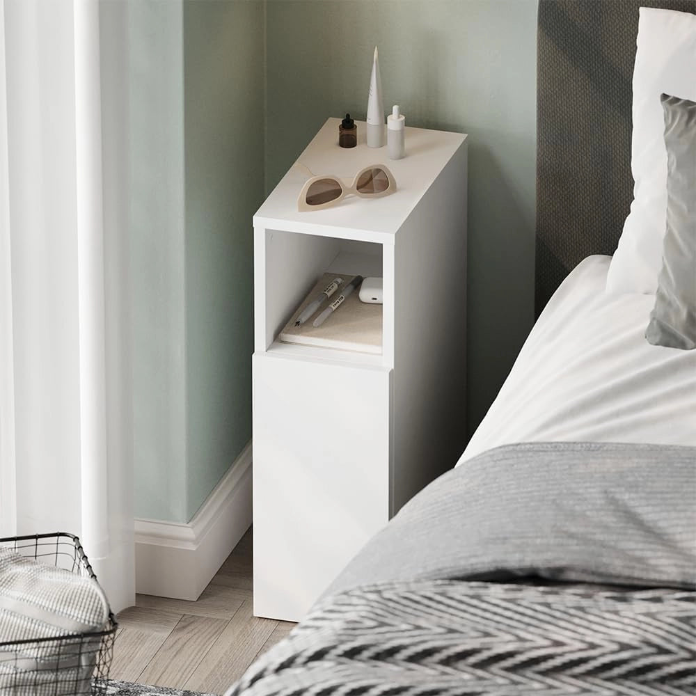 Comodino camera da letto Enton, Bianco, 20 x 59.5 cm con 1 porta, adatto come superficie d'appoggio accanto al letto