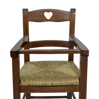Seggiolone in legno noce scuro con schienale a cuore e seduta in paglia palustre