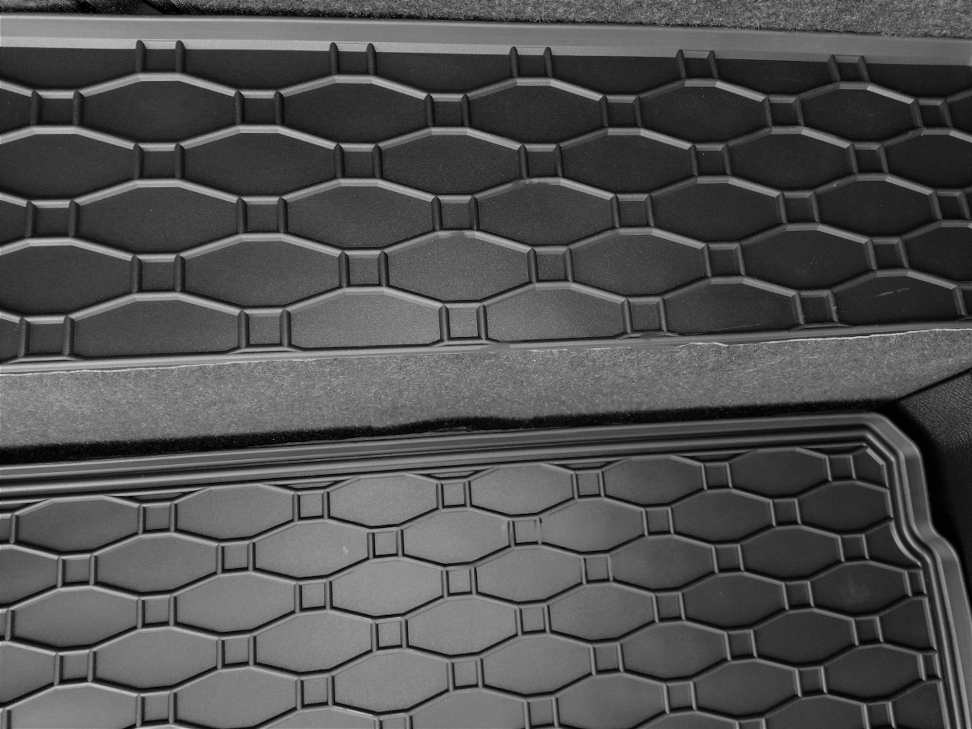 12B-424027 - Tappeto gomma baule - Nissan Qashqai II J11 dal 2014-2021 , Posizione baule superiore e inferiore