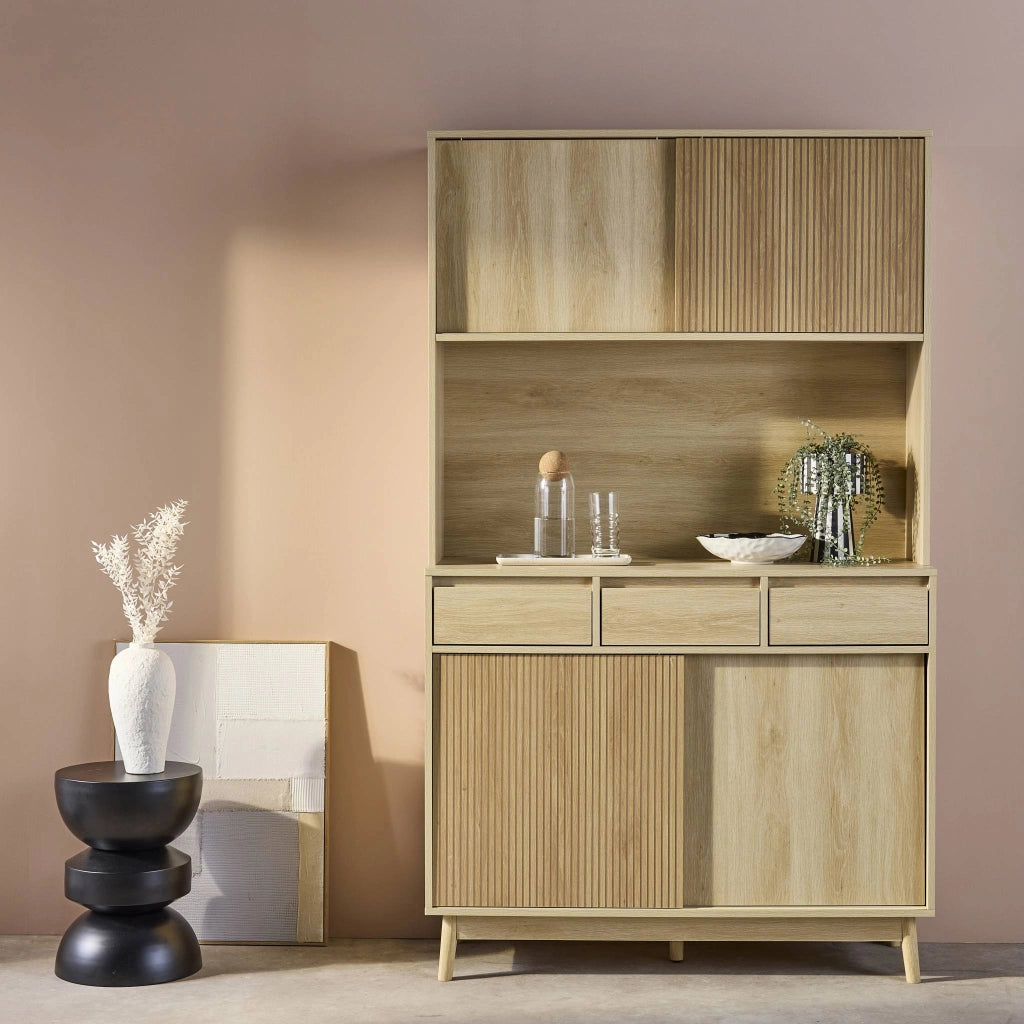 Credenza effetto legno a 4 ante e 3 cassetti, 110cm, marrone naturale