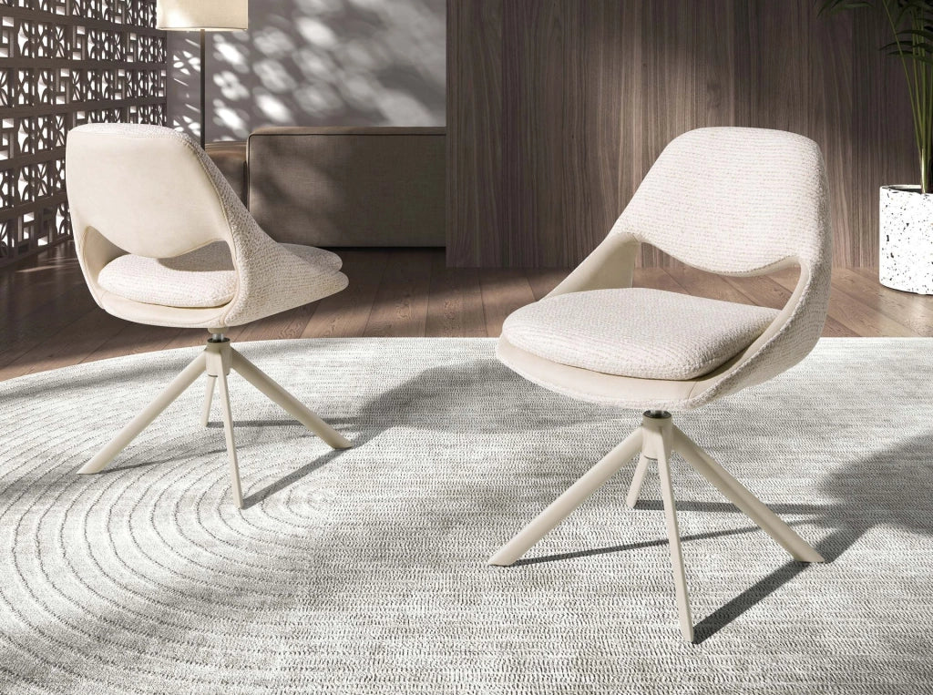 Sedia girevole in tessuto bianco sporco e crema