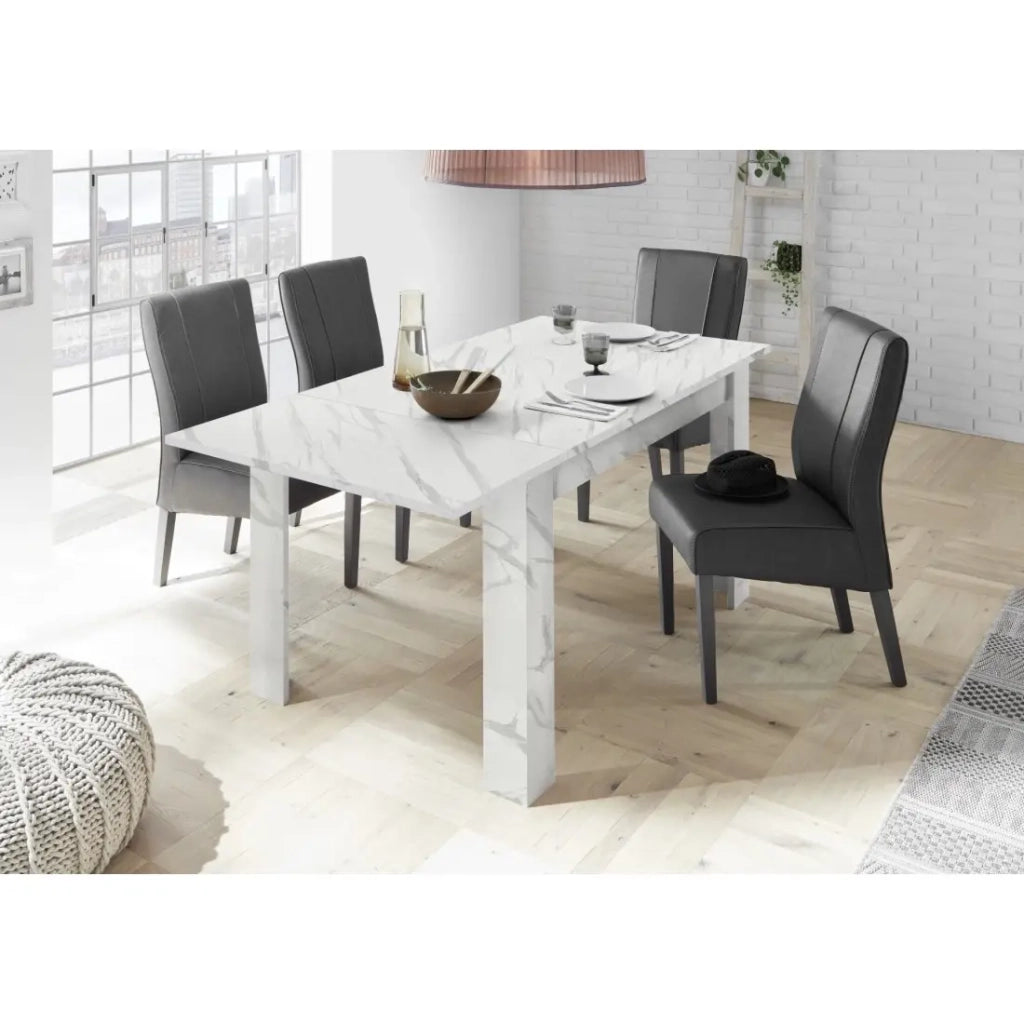 Tavolo estensibile, collezione COLOMARMO, colore bianco effetto marmo, ideale per una sala da pranzo moderna e alla moda.