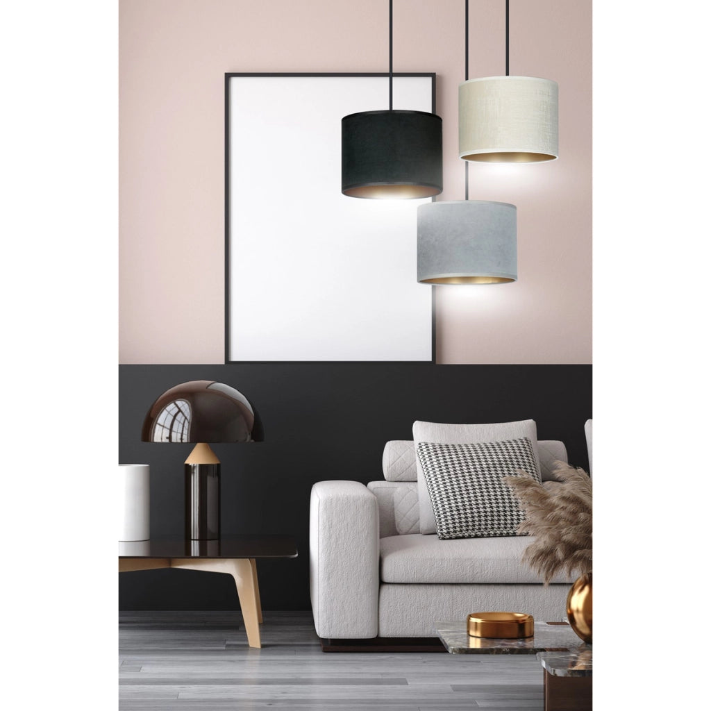Lampada a sospensione Hilde a tre luci in tessuto effetto velluto