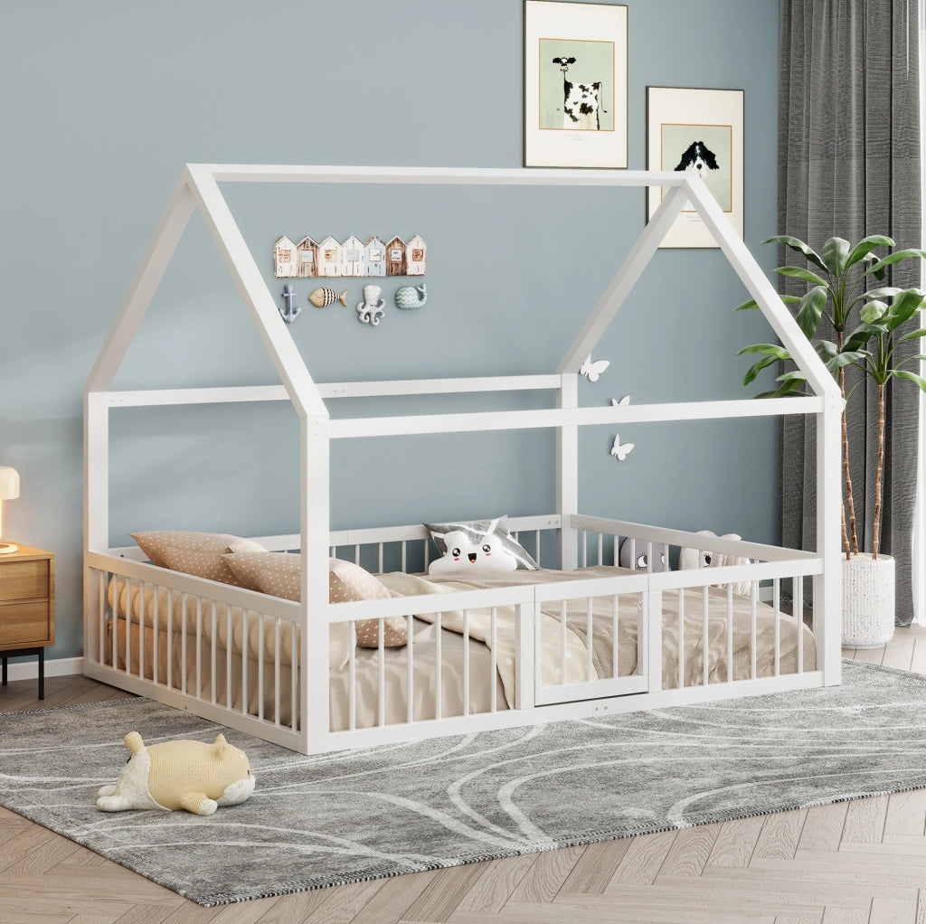 Letto 140x200 cm a casetta con sponde e porticina in metallo bianco