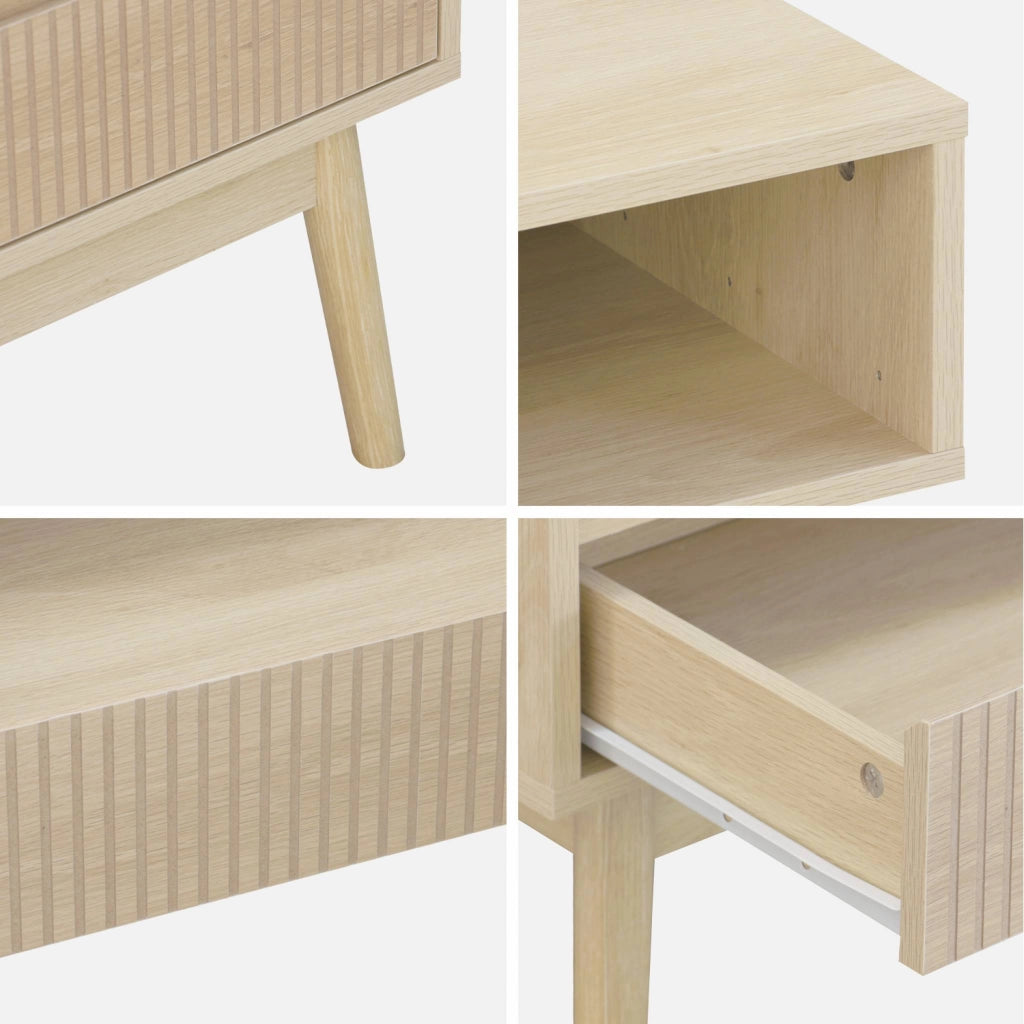 Tavolino scandinavo, decoro in legno scanalato, 2 nicchie, 1 cassetto,