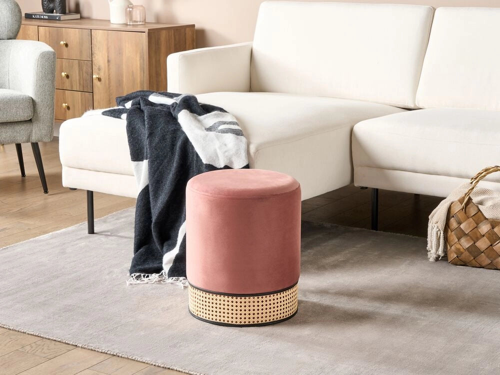 Pouf imbottito in velluto rosa e rattan intrecciato a forma di anello solido glamour