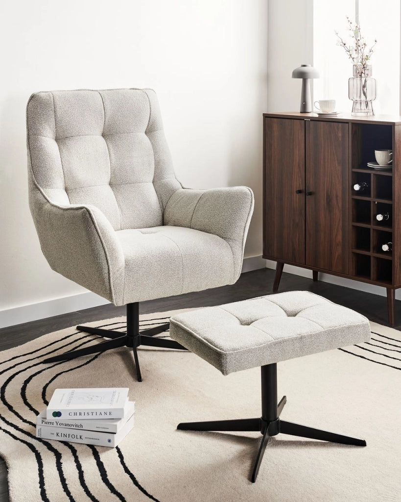 Poltrona con Sgabello in tessuto bouclè Beige chiaro Gambe in Legno per il soggiorno tradizionale retrò moderno