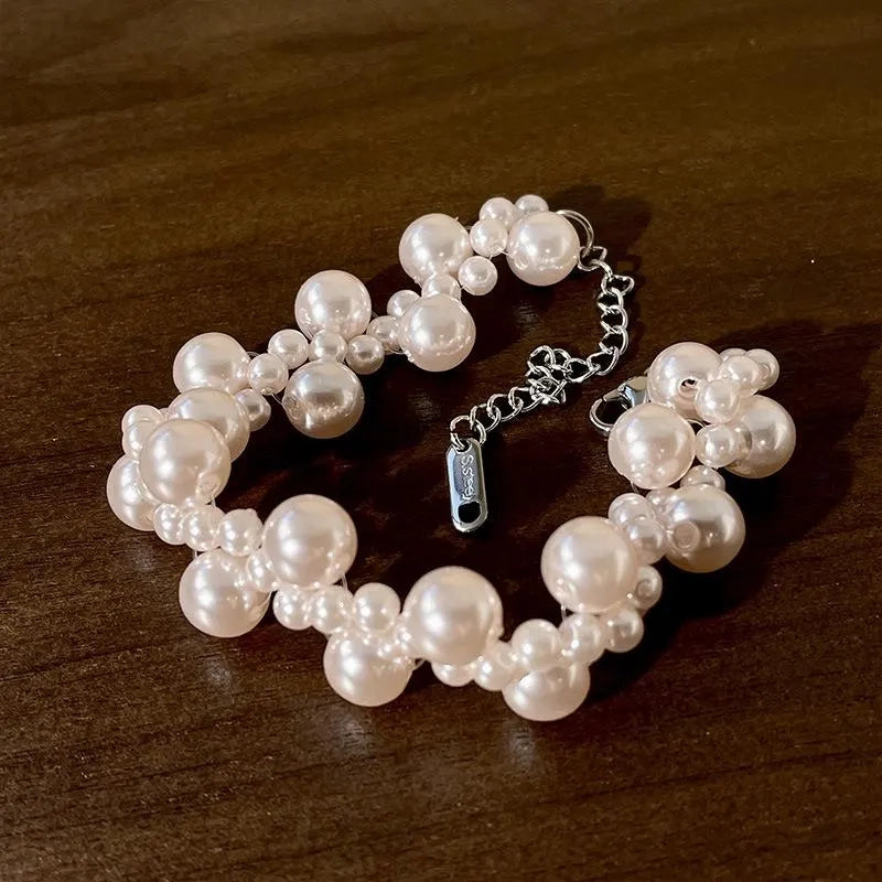 Bracciale e collana di perle irregolari realizzati a mano. Collana fatta a mano.