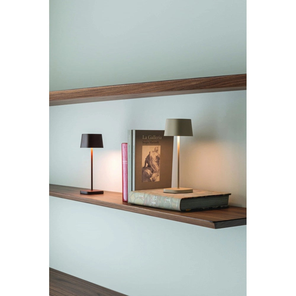 Zafferano Ofelia Pro Micro Lampada a led da tavolo Bianca ricaricabile e dimmerabile