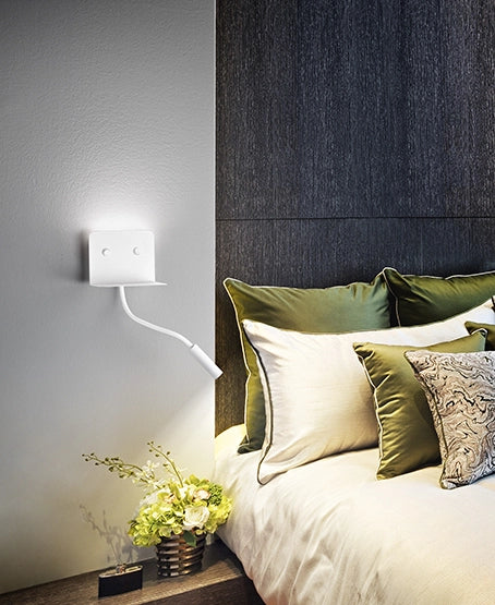 Applique da Parete in Metallo Bianco, Lampada LED con Braccio Flessibile, Porta USB Integrata e Illuminazione 3000K, Serie 6636 - Perenz
