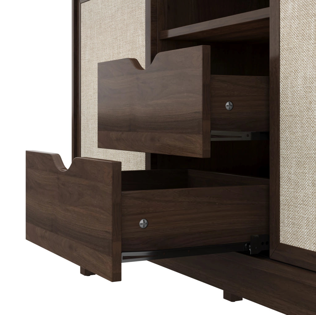 Credenza con ante scorrevoli, doppio cassetto e ripiani regolabili