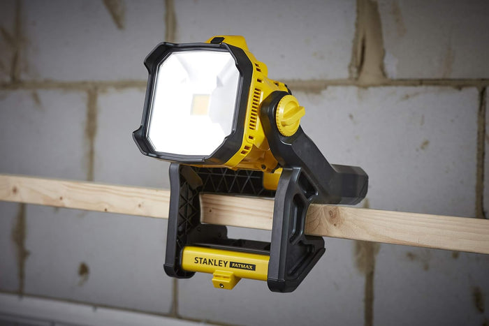 Stanley FatMax SFMCL030B –Lampada LED 18V compatta e potente per piattaforma V20
