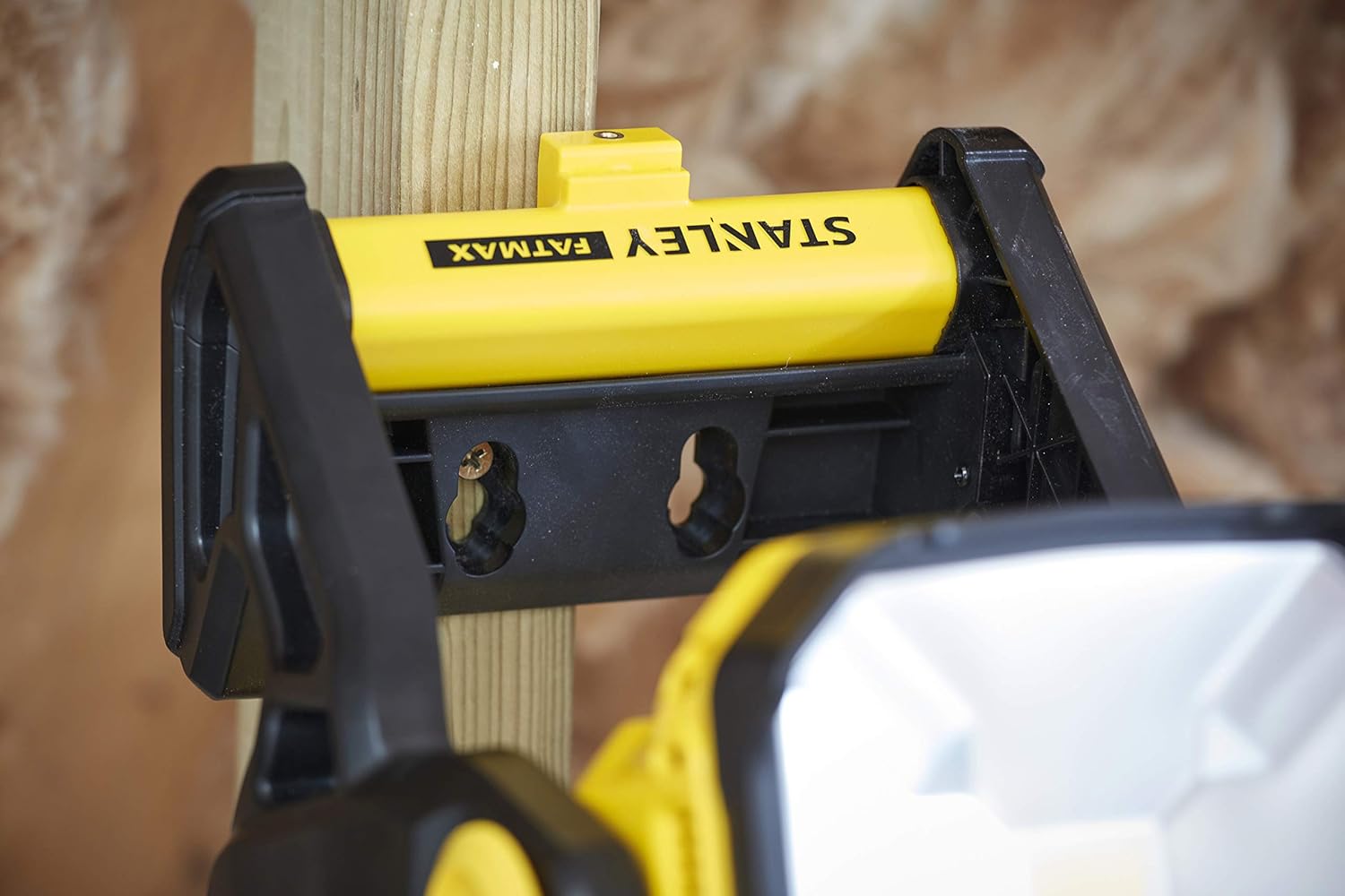 Stanley FatMax SFMCL030B –Lampada LED 18V compatta e potente per piattaforma V20