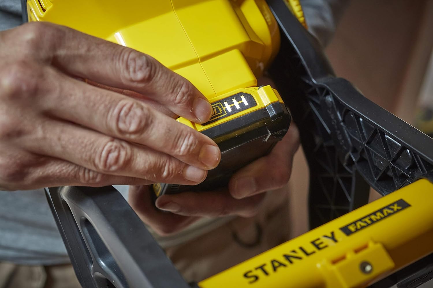 Stanley FatMax SFMCL030B –Lampada LED 18V compatta e potente per piattaforma V20