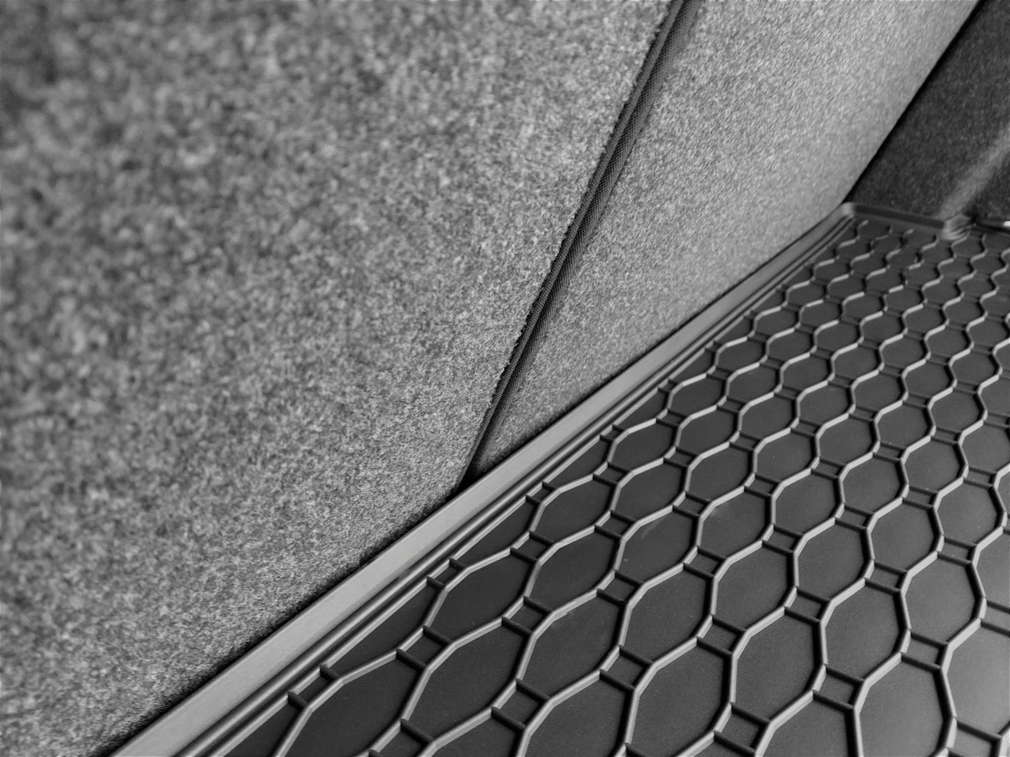 73B-429022 - Tappeto gomma baule - Seat Arona dal 2017- ( anche TGI metano) Posizione superiore