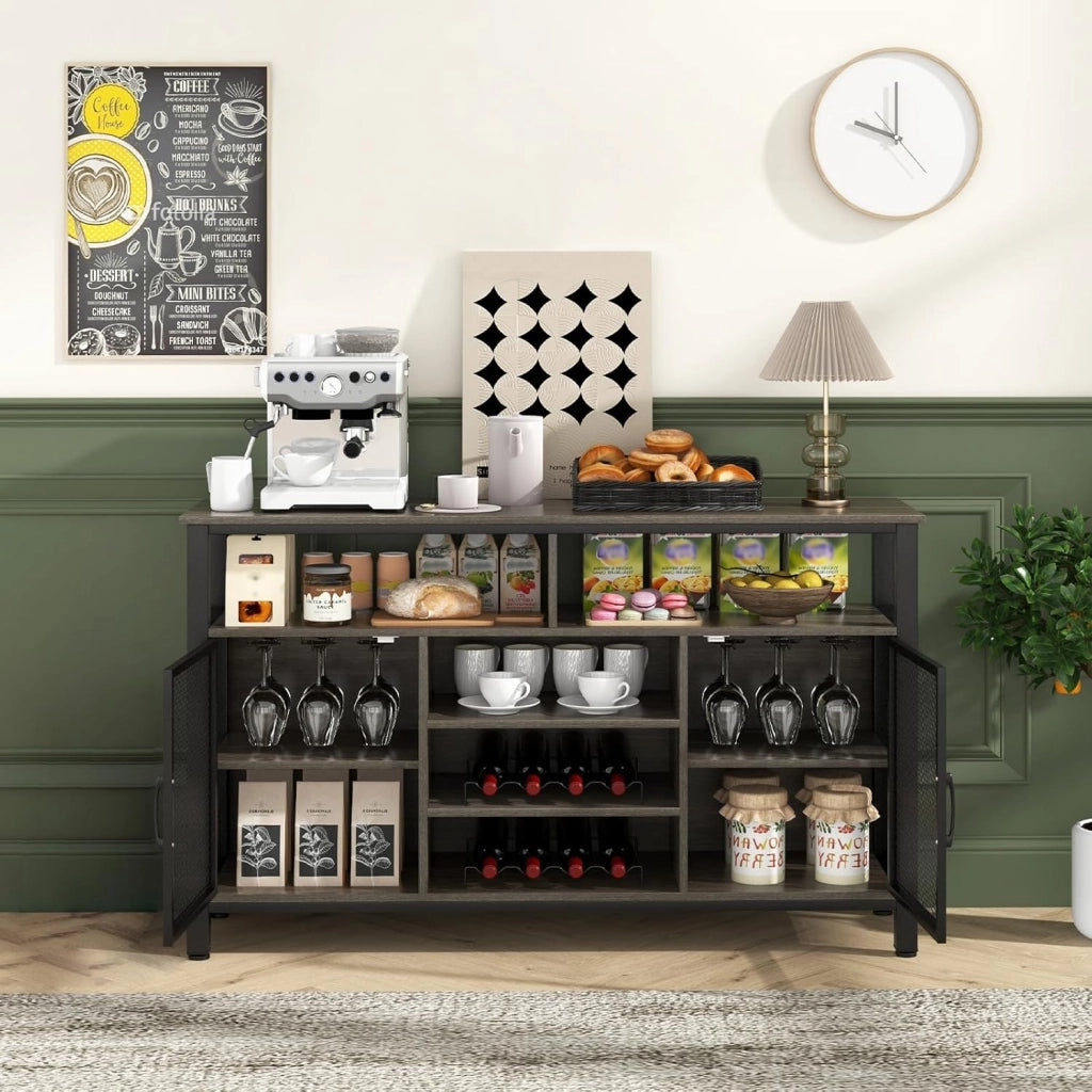Credenza da Cucina con Portabottiglie e Portabicchieri, Mobiletto Porta TV 60", Armadietto Portaoggetti con Contenitore per Sala da Pranzo, Soggiorno, 140 x 40 x 82,5 cm (Grigio)