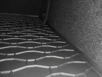 99B-437102 - Tappeto gomma baule - Volkswagen Golf VIII Hatchback dal 2020- , posizione baule (Posizione superiore)