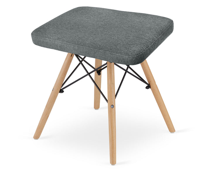 Set di 4 sgabelli Valora PEKO in tessuto grigio con gambe in legno di faggio