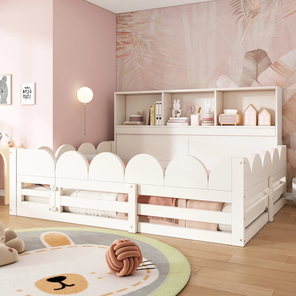 Letto a pavimento per bambini 140x200 cm con barriera, porta e scaffale