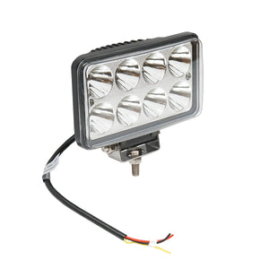Lampada con 8 LED, 10-30V, 24W, 152x90x65mm, angolo di radiazione 30°, tipo spot, Breckner Germany.