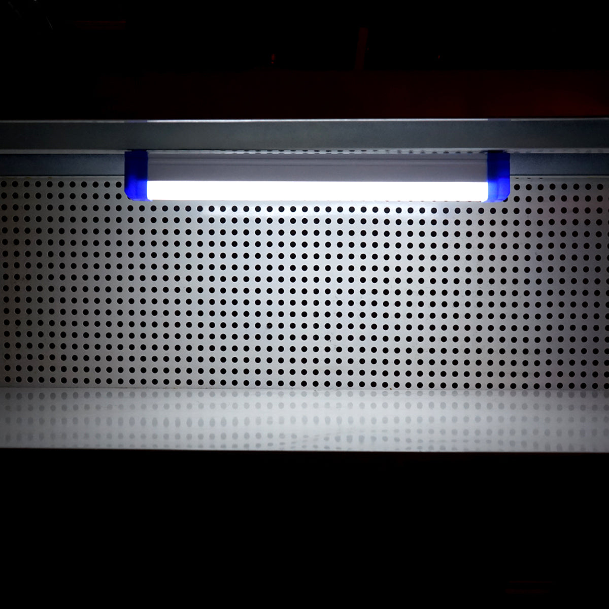 Lampada LED 60W, 6500K con impugnatura magnetica e batteria ricaricabile 3600mAh 520x23x38mm IP20