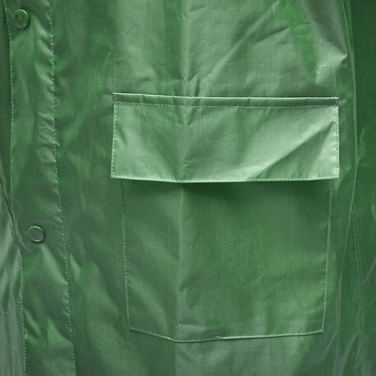 Mantella con cappuccio impermeabile taglia XL in poliestere con membrana in PVC, aperture di ventilazione, 2 tasche e cerniera, verde Breckner Germany