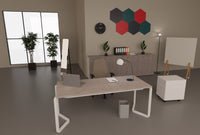 Arredo moderno operativo con scrivania, sedia, mobile basso per archivio documenti e cassettiera metallica