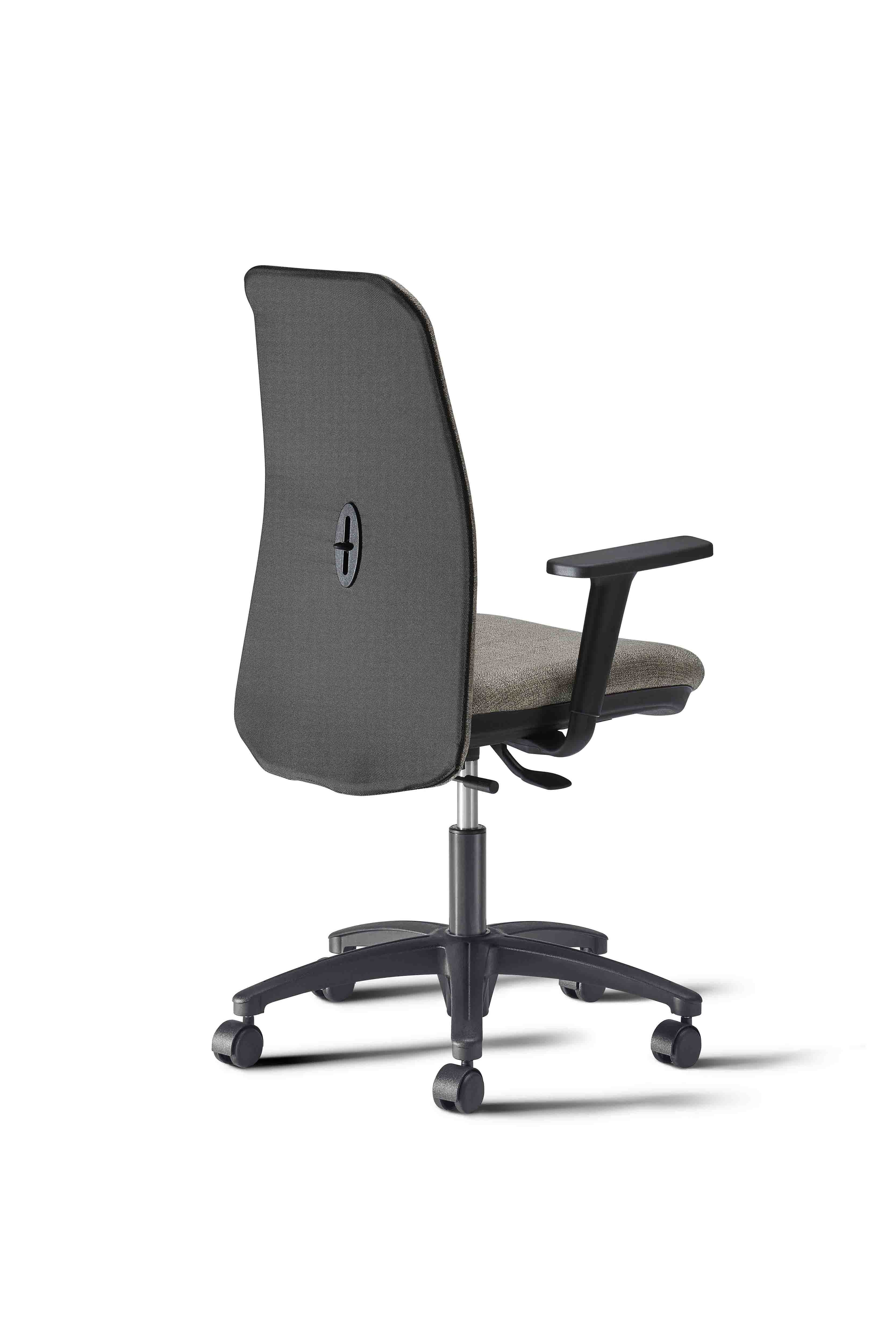 Arredo ufficio operativo moderno con scrivania con gambe metalliche, mobile con 2 ante e seduta con braccioli regolabili