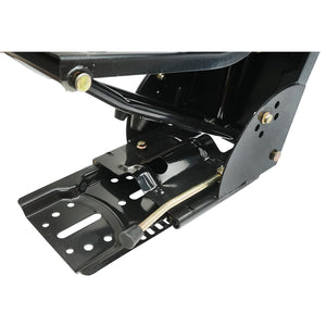 Sedile nero per trattore con tripla regolazione e ammortizzatore UTB U-445 e U-650.