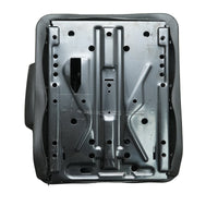 Sedile universale con cintura di sicurezza, poggiatesta e braccioli per macchine agricole o industriali