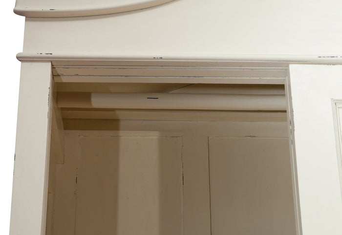 Biscottini Armadio in legno massello finitura bianca anticata L123xPR65xH211 cm Spazioso