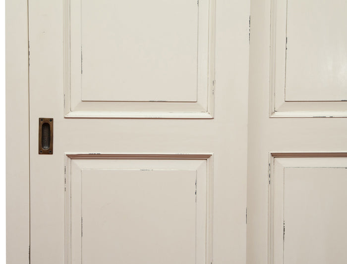 Biscottini Armadio in legno massello finitura bianca anticata L123xPR65xH211 cm Spazioso