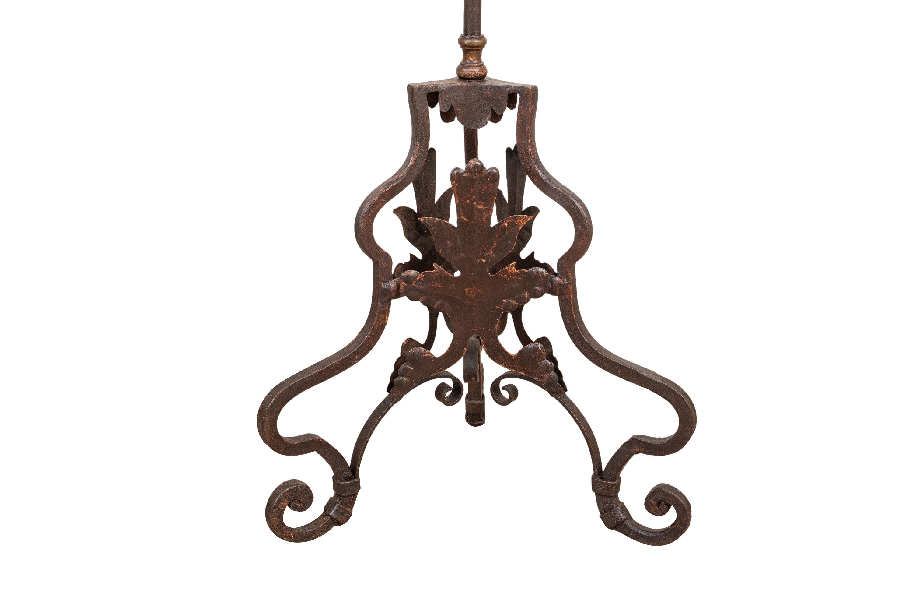 Biscottini Candeliere a piantana in ferro battuto lavorato a mano finitura L50XPR50XH185 cm